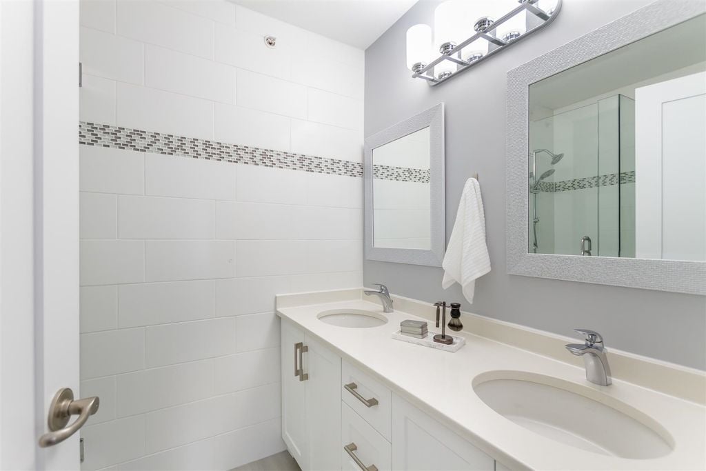 8515 Aquitania Pl