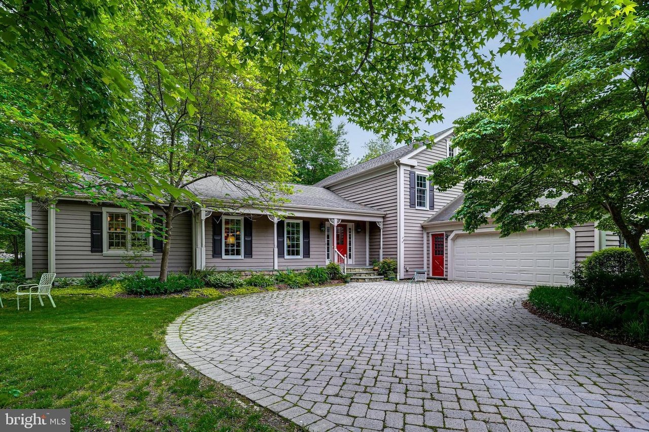 305 Stowaway Ln