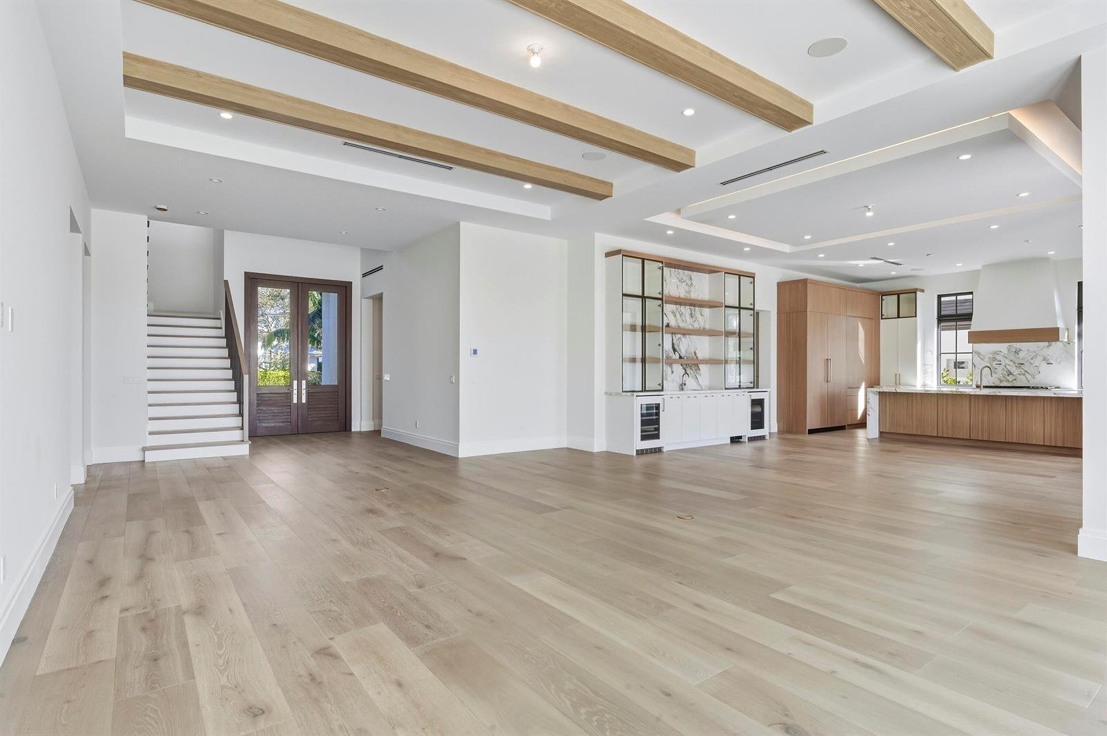 2442 Bay Circle