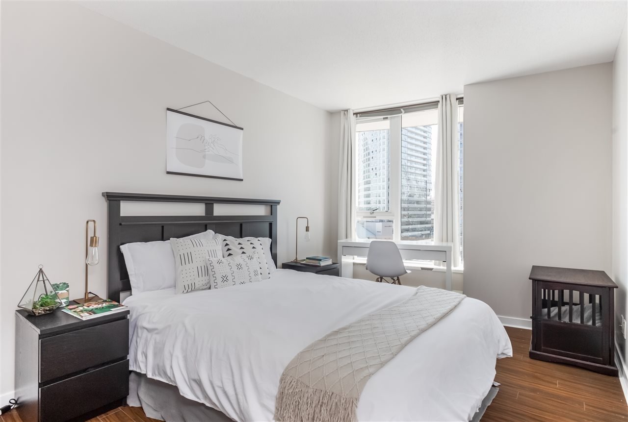 188 Keefer Pl, #1607