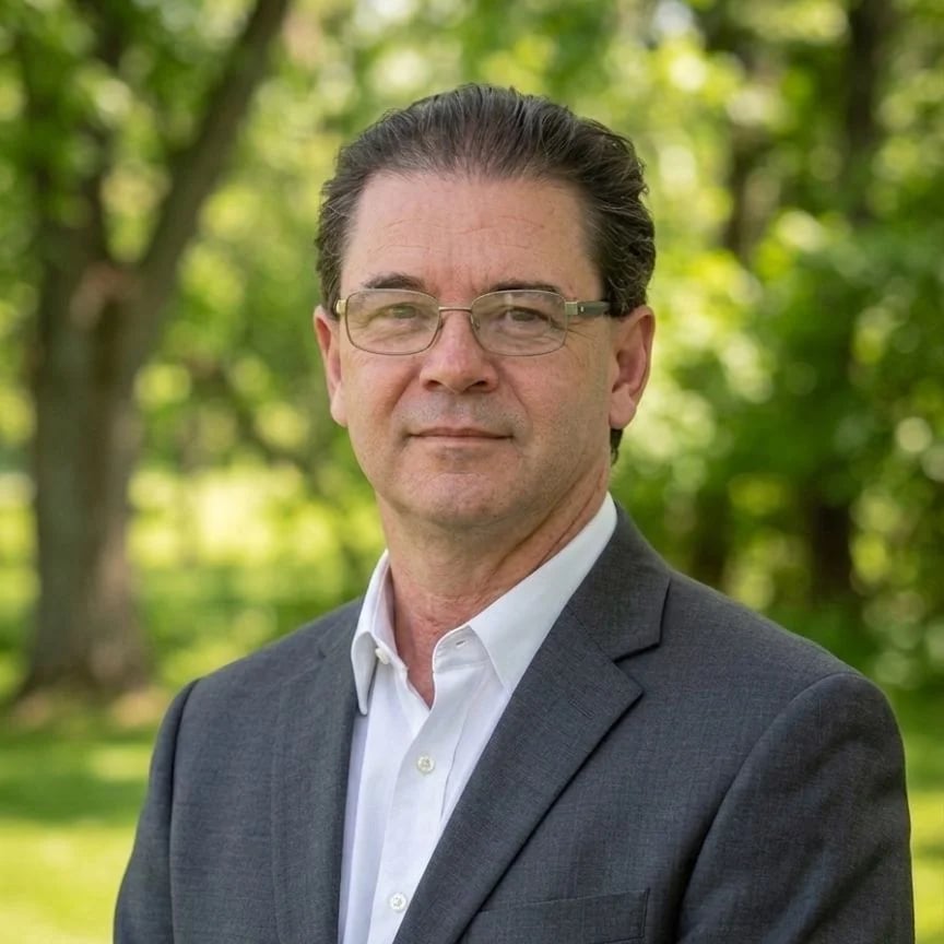 John Miller Listings.com real estate agent headshot