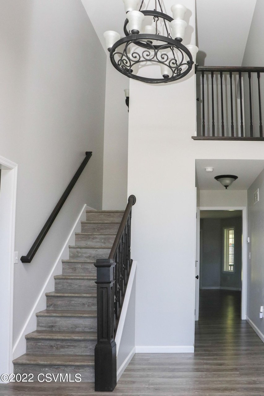 135 Sunnyside Dr