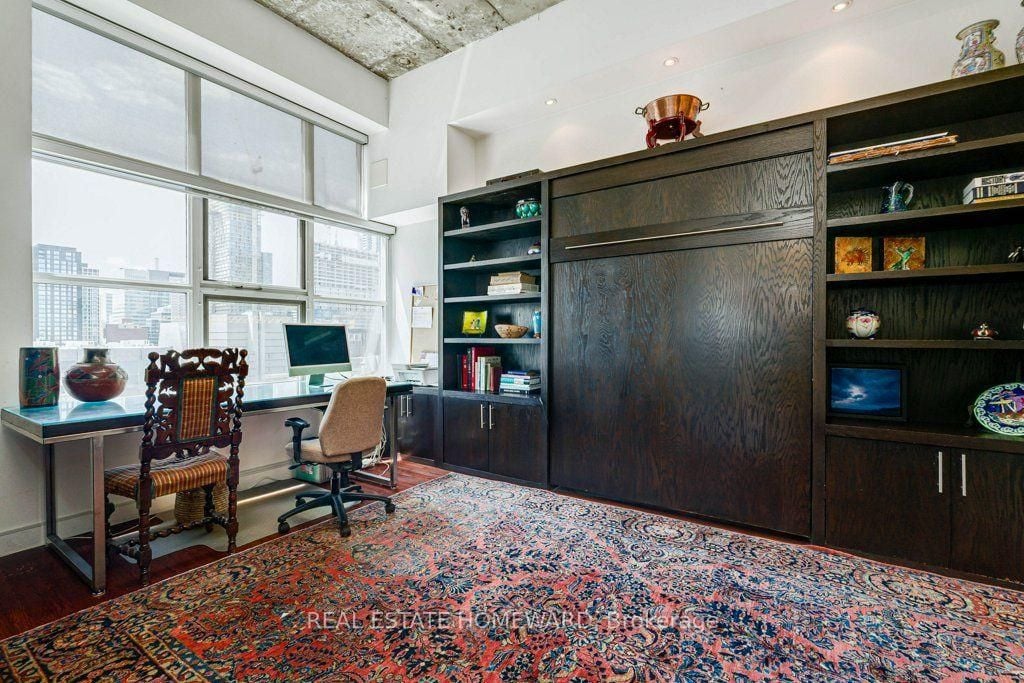 LOFT WITH PRIVATE TERRACE
