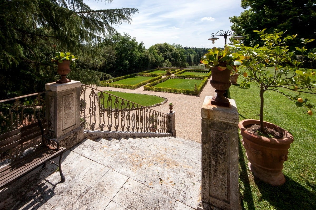 Period Villa Apartment With Private Garden