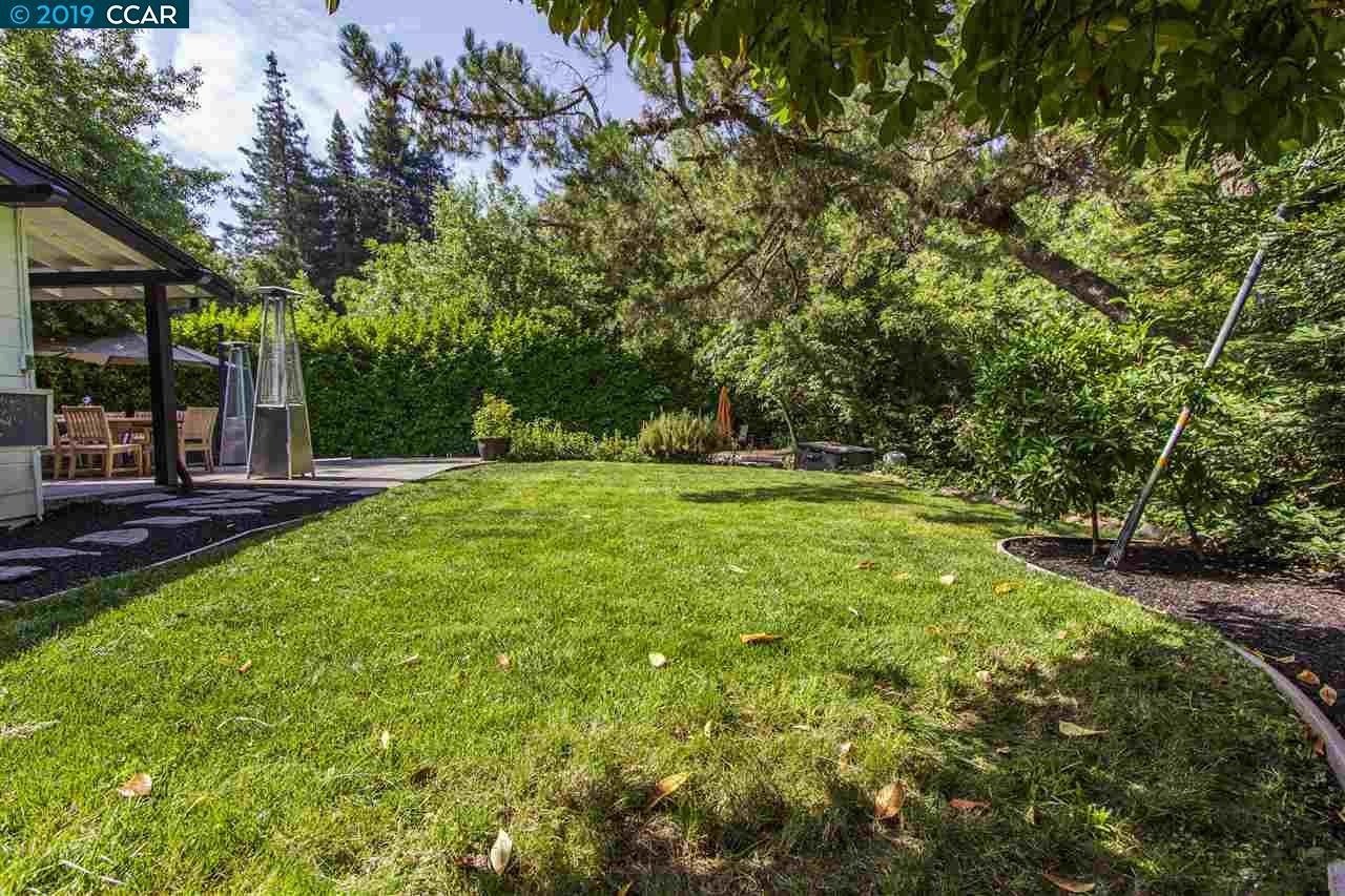 1061 Glen Ct