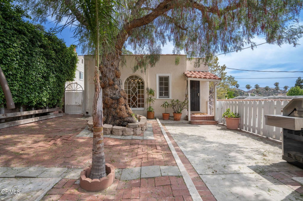 1527 Linda Rosa Ave
