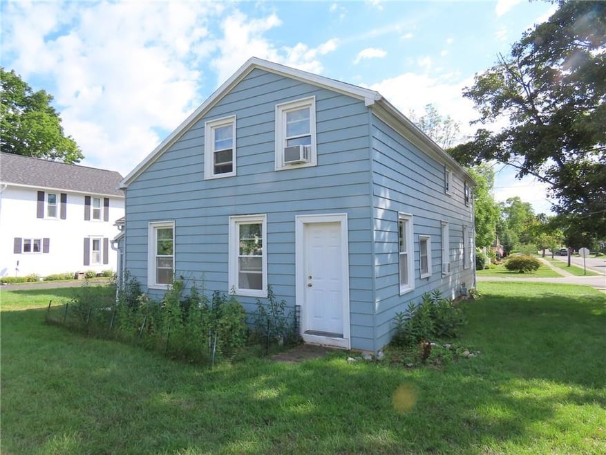 16 Maple Ave