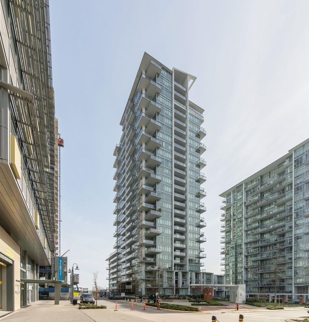 258 Nelson's Crt, #412