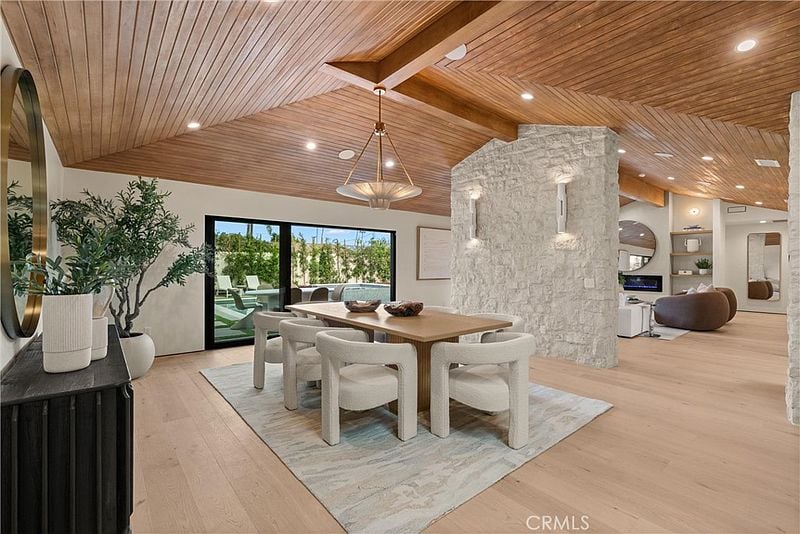 3080 Country Club Dr