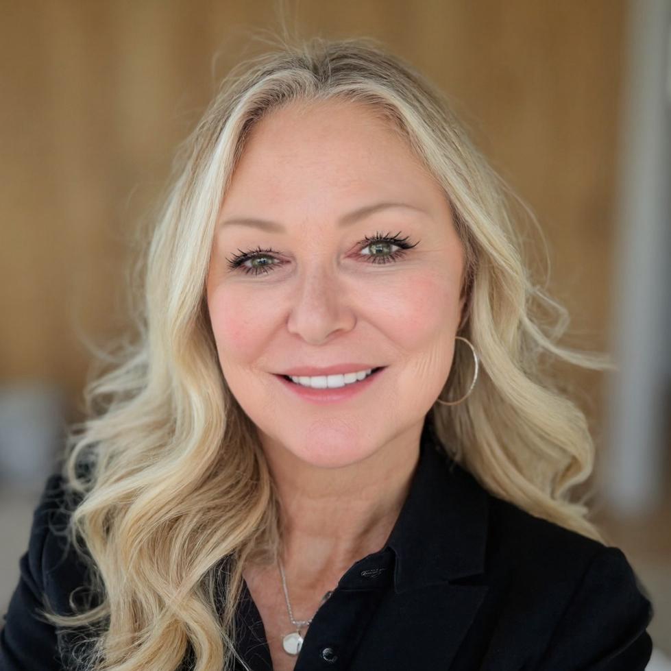 Rose Calderone Luthersville Timonium, MD Real Estate Agent Headshot