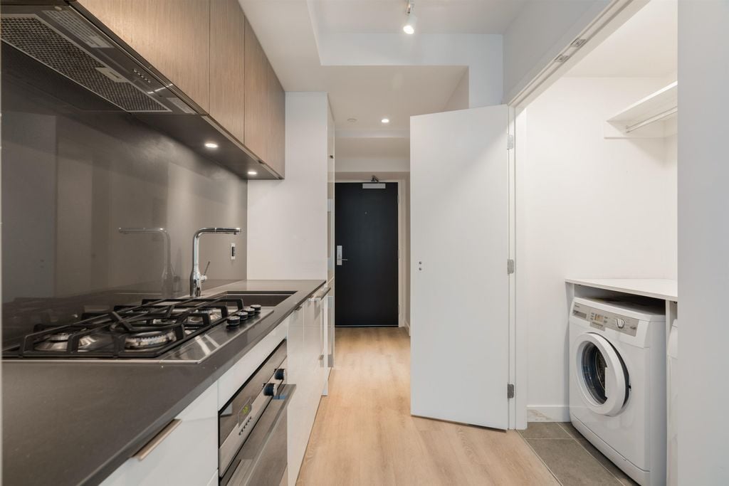 209 E 7th Ave, #607
