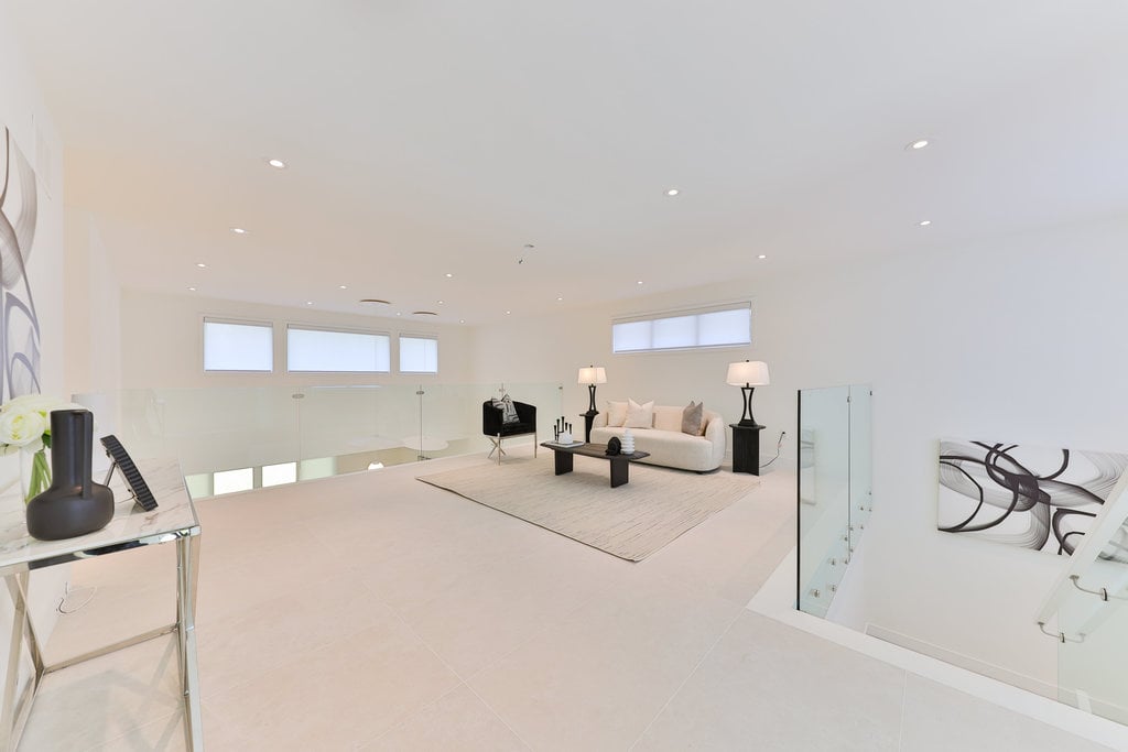34 Onaway Rd