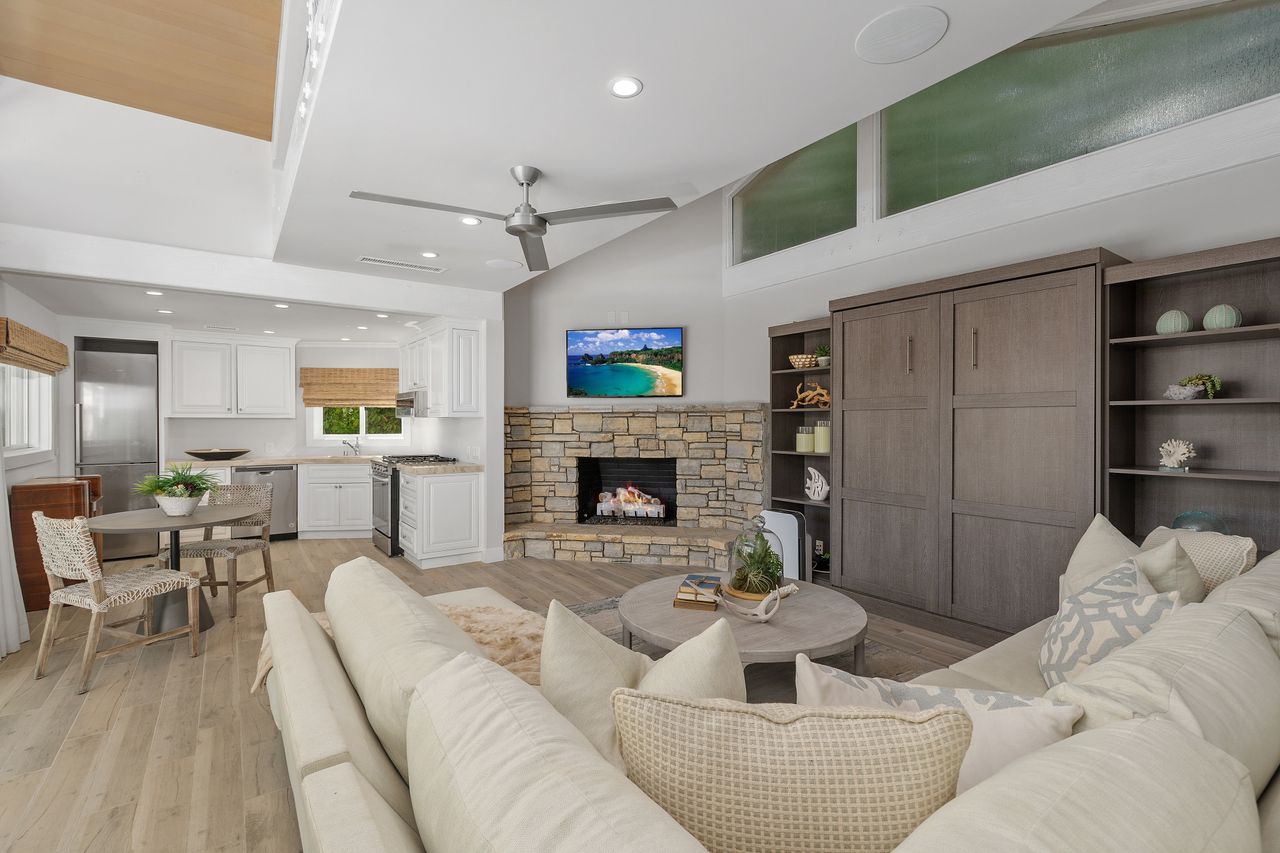 Luxury Estate in Big Canyon