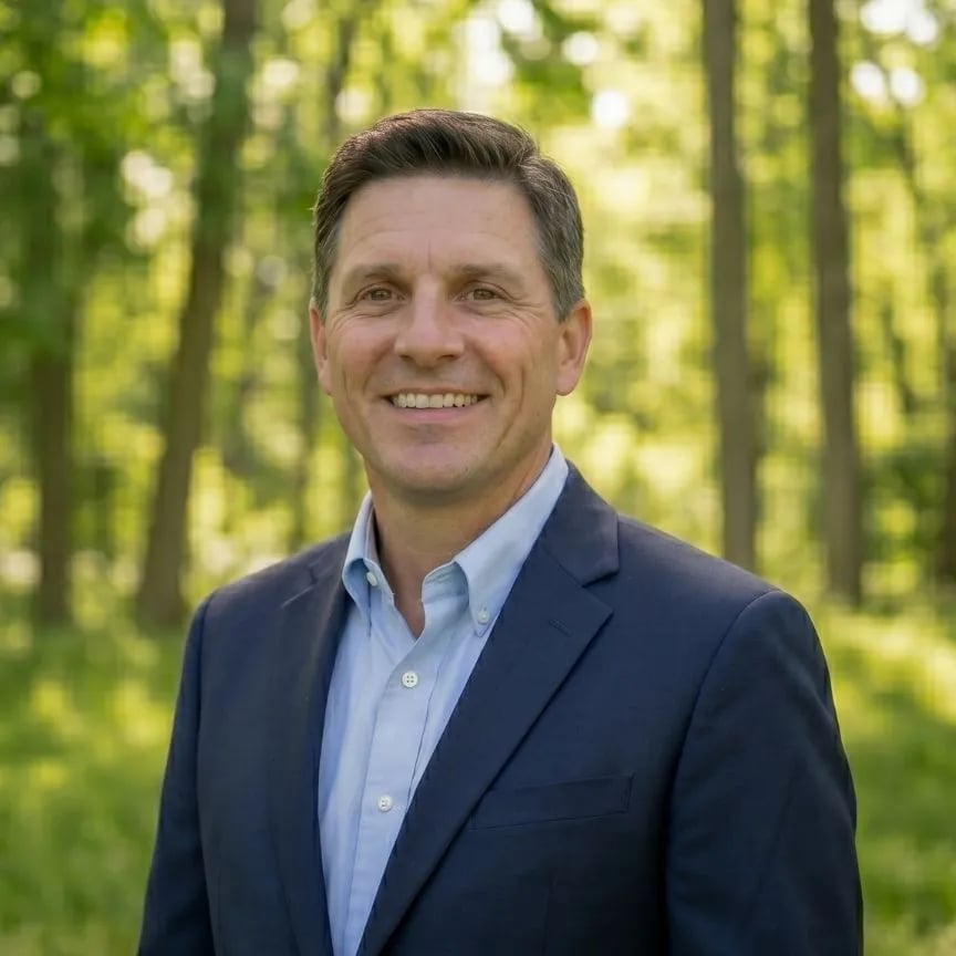 Duke Hogstrom Listings.com real estate agent headshot