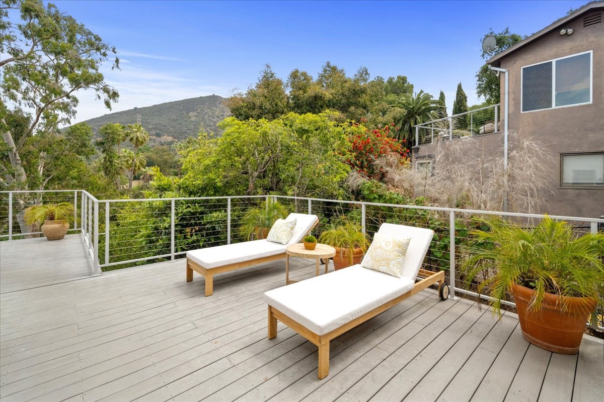 Lake Hollywood 4 + 2 Spanish Home with Views 