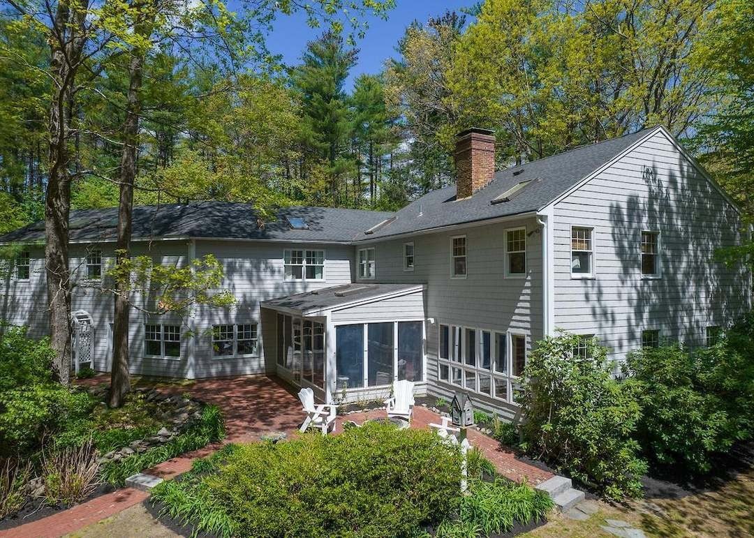 20 Maple St