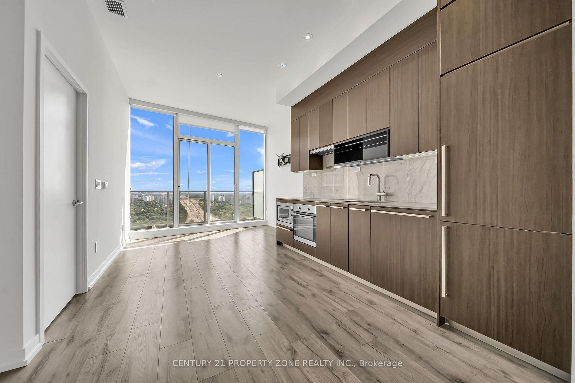 PERFECT SUITE FOR PENTHOUSE LIVING
