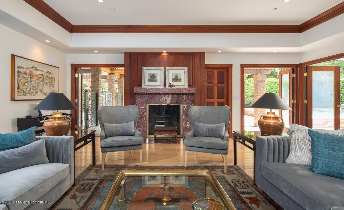 155 S San Rafael Ave