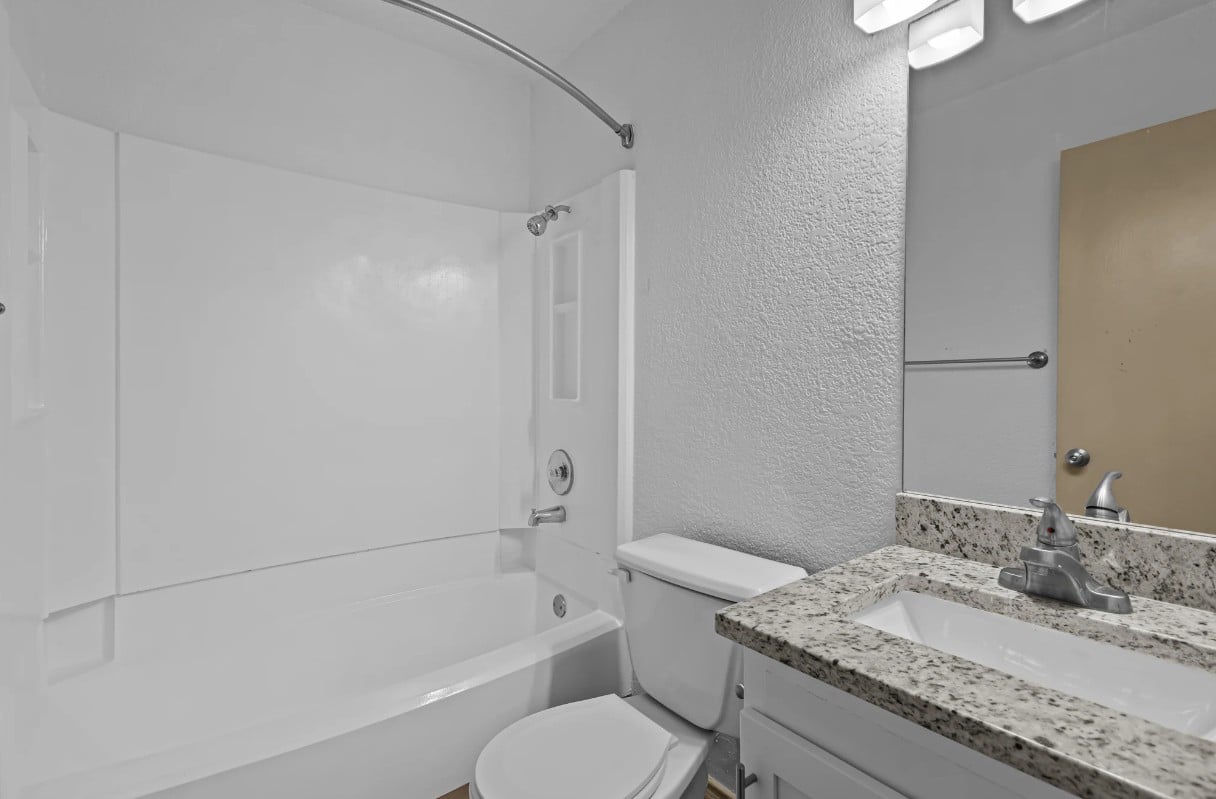 Amazing 2/1 in Pflugerville