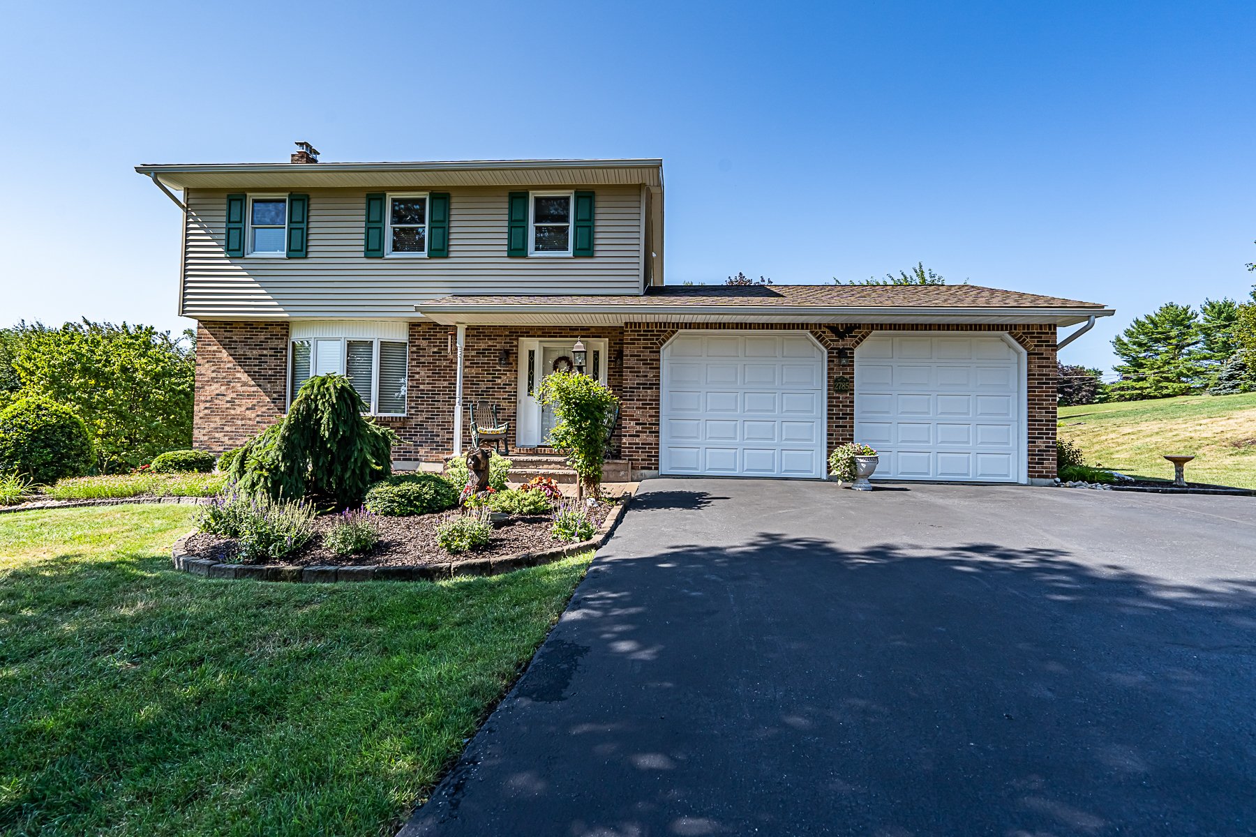 2785 Hill Drive