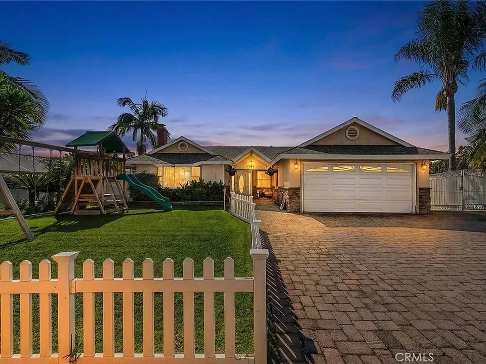 1002 Mariposa Dr