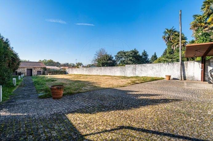 Two Restored Houses for Sale in Palmeira, Braga