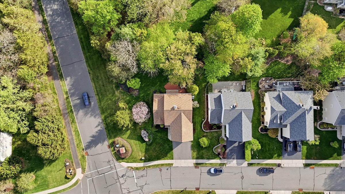 Just Listed: 3 Bouwrey Place, Whitehouse Station NJ — Lake Cushetunk Woods Colonial at $699,900