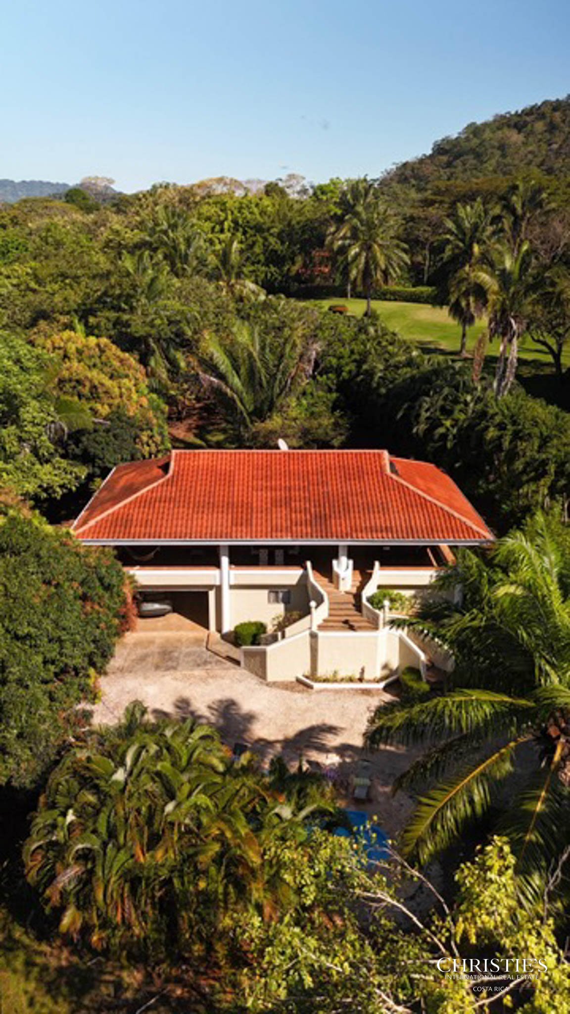 Tambor Cottage on the Pond