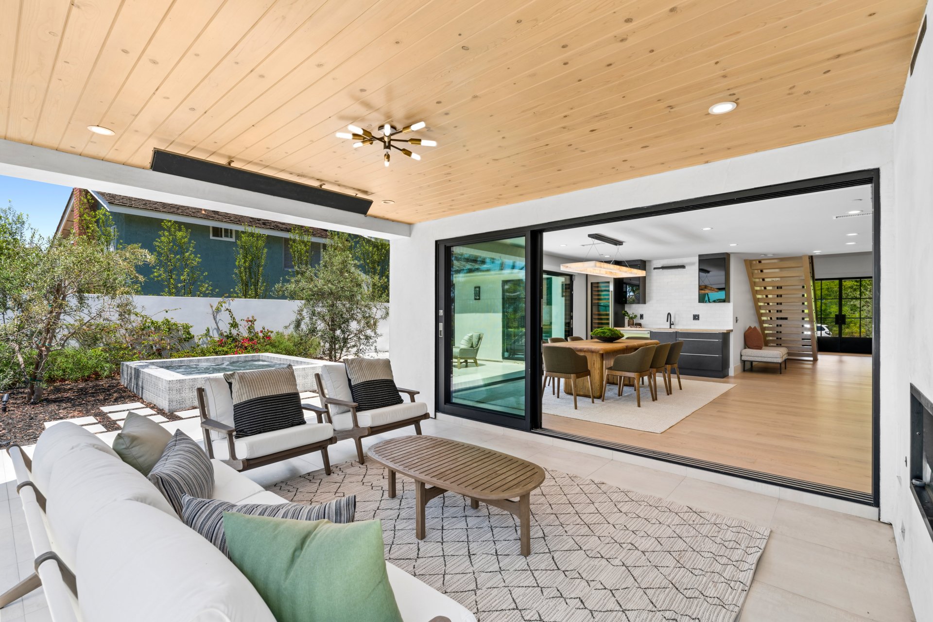 2207 Port Harwick Place