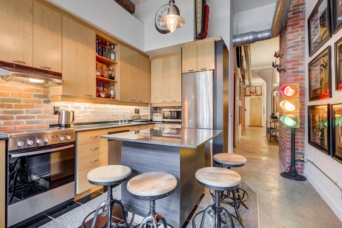 826-155 DALHOUSIE Street, Toronto