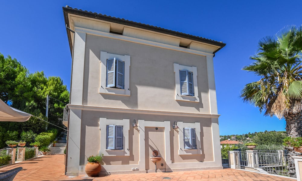 Villa With Stunning Seaview in Civitanova Marche, Le Marche