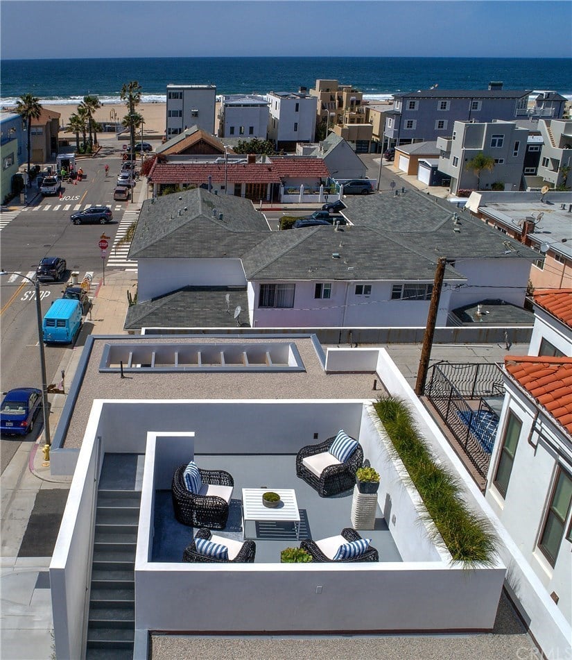 121 2nd St