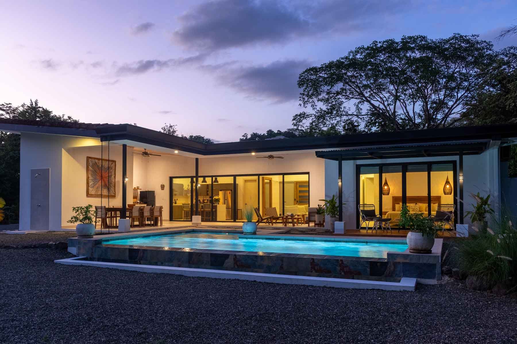 Casa Bromelia Dorada | Stylish 3-Bedroom Home with Pool in Nature-Lovers’ Paradise