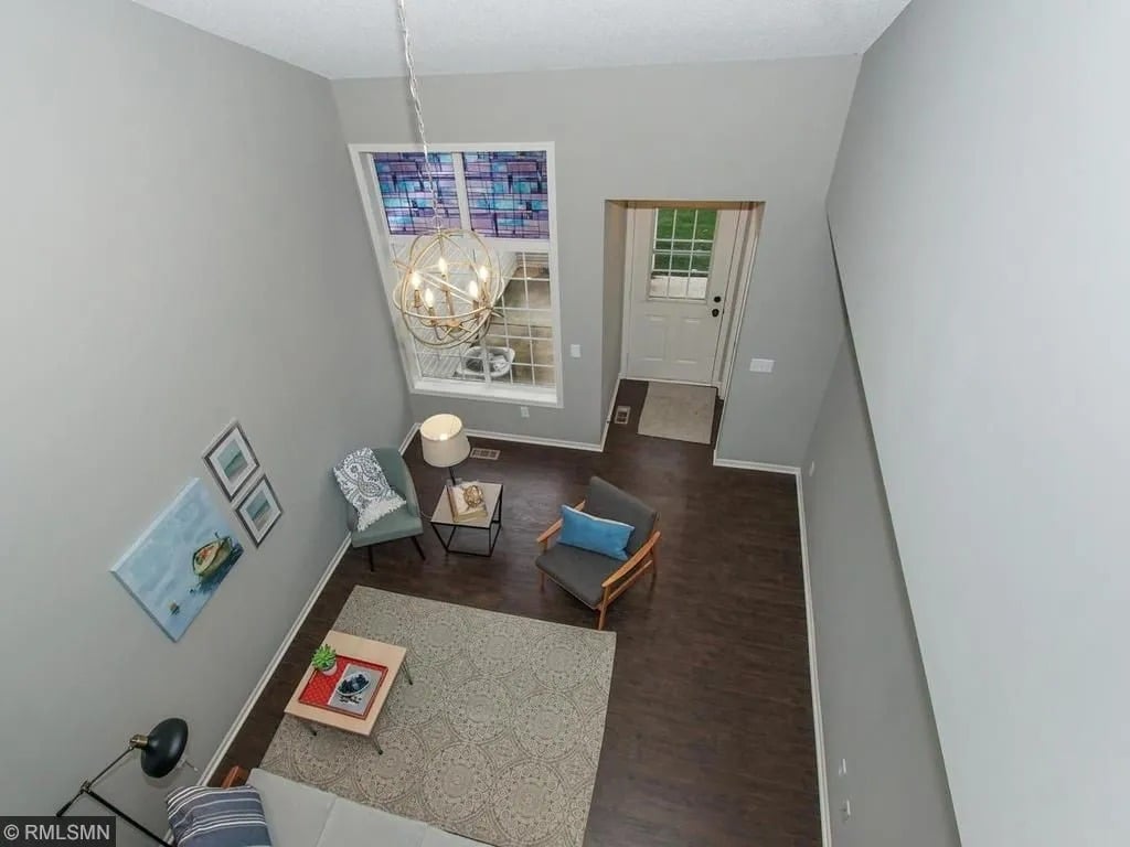 8785 Hastings Cir NE