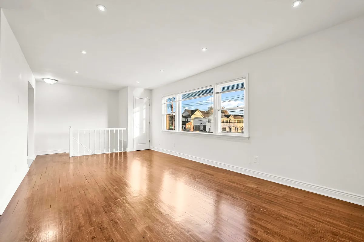 95-19 160th Ave #2FAM