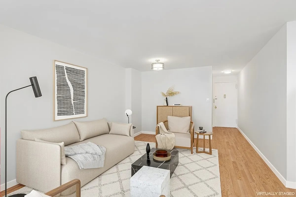 201 W 70th St #28A
