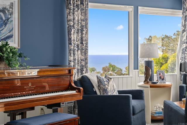 2122 Del Mar Heights Road