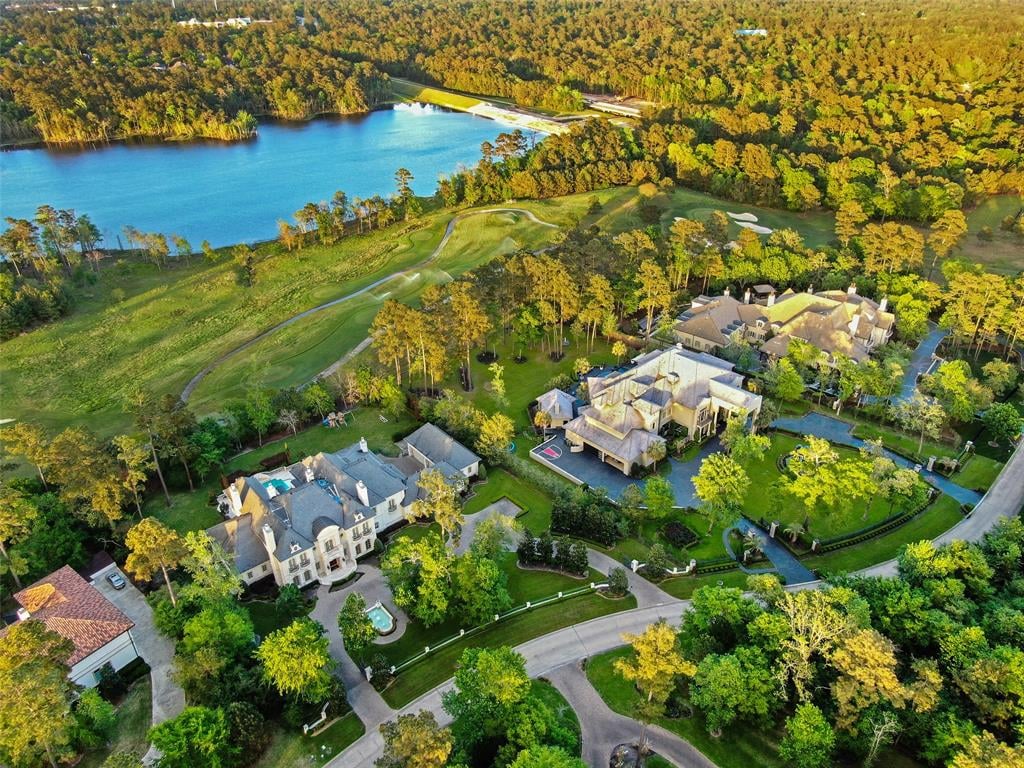 47 Grand Regency Cir