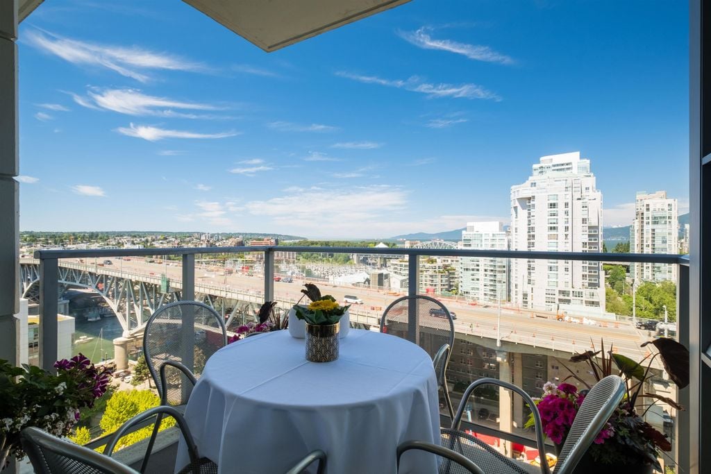638 Beach Cres, #1805