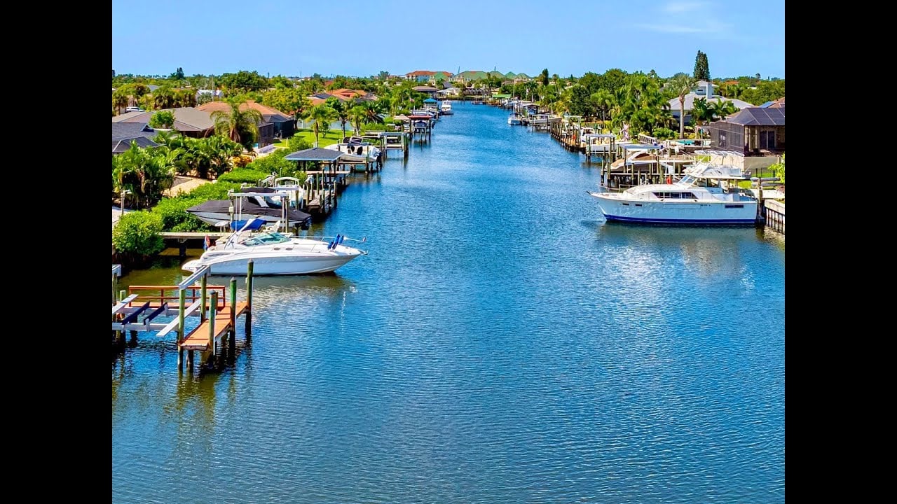 FOR SALE • 727 FLAMINGO DR, APOLLO BEACH, FL 33572 • Offered at $749,000