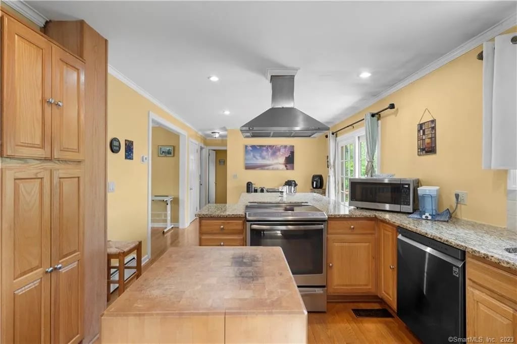 54 Chestnut Hill Road