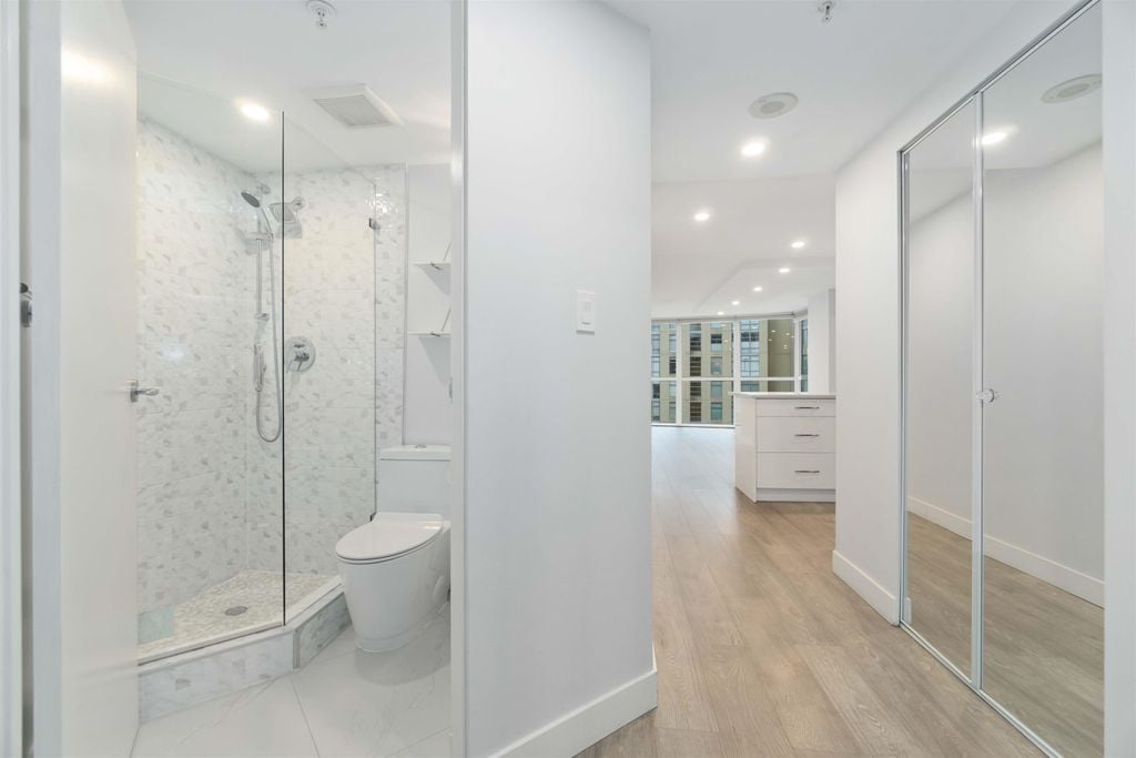 907 Beach Ave, #602
