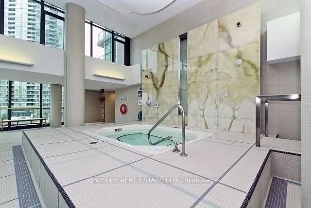 209 Fort York Blvd #468