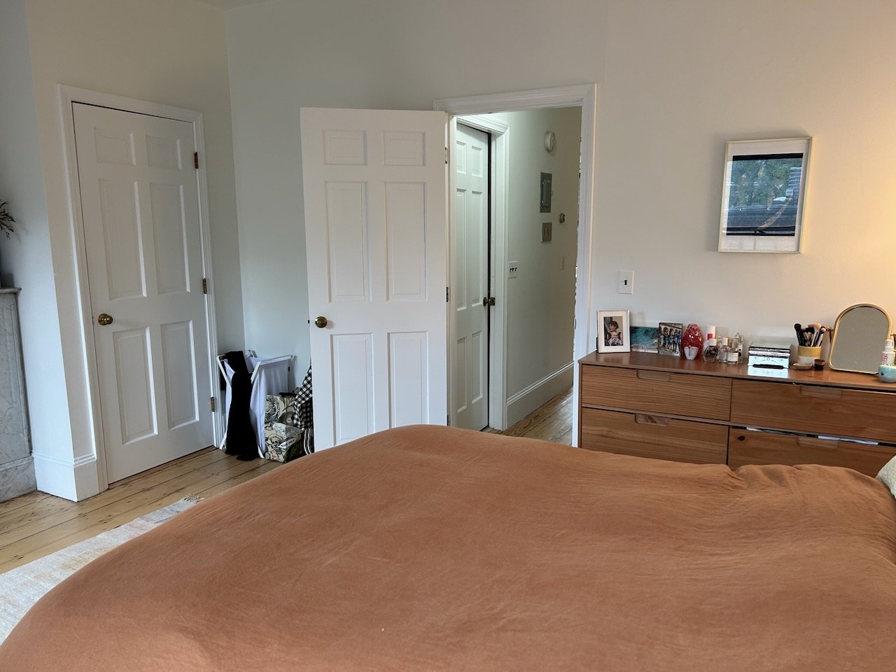 Available AUGUST - Appleton Street 1 bed 1 bath - Just Painted and Floors done - Heat and Hot water included - Pets are ok! 