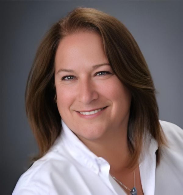 Roberta Brackman Long Beach Township, NJ Real Estate Agent Headshot