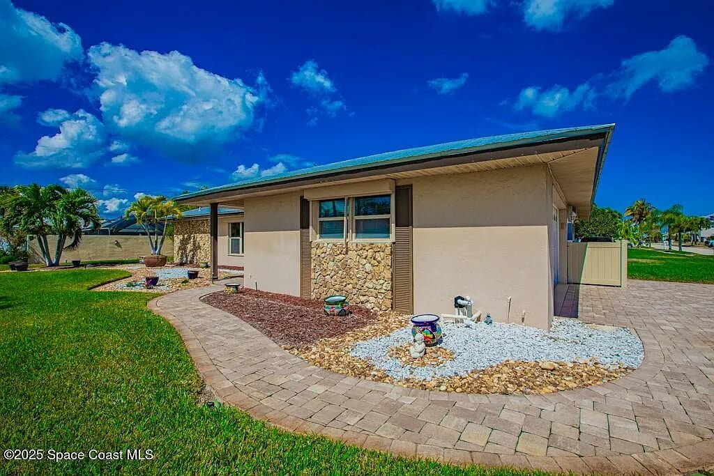 140 Satellite Ave