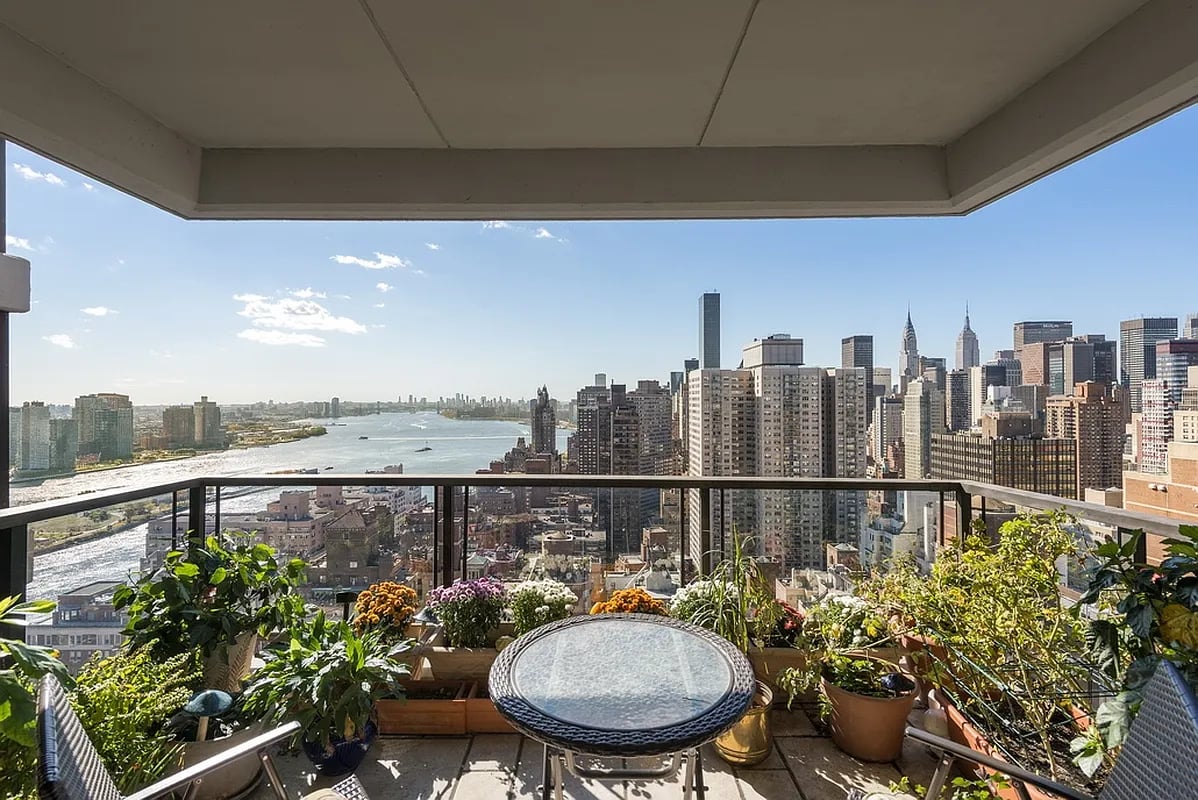 425 E 58th St #34D