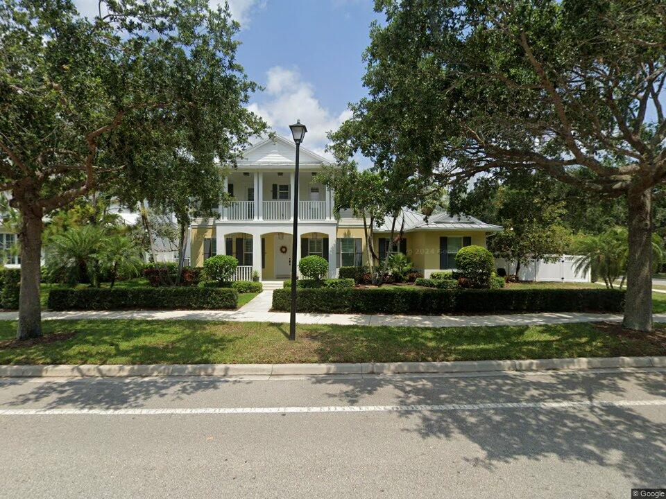 2640 Greenway Dr