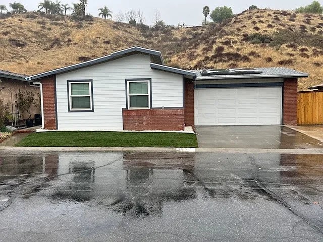 32030 Quartz Ln