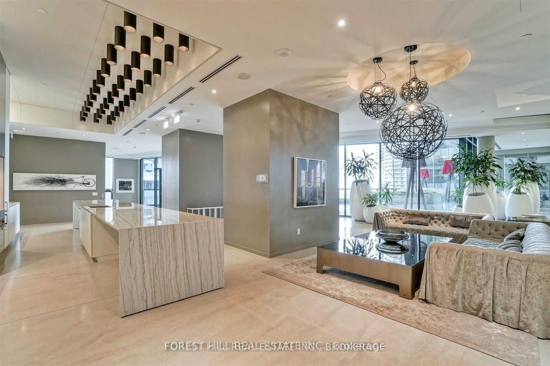 Luxurious Panoramic View Unit